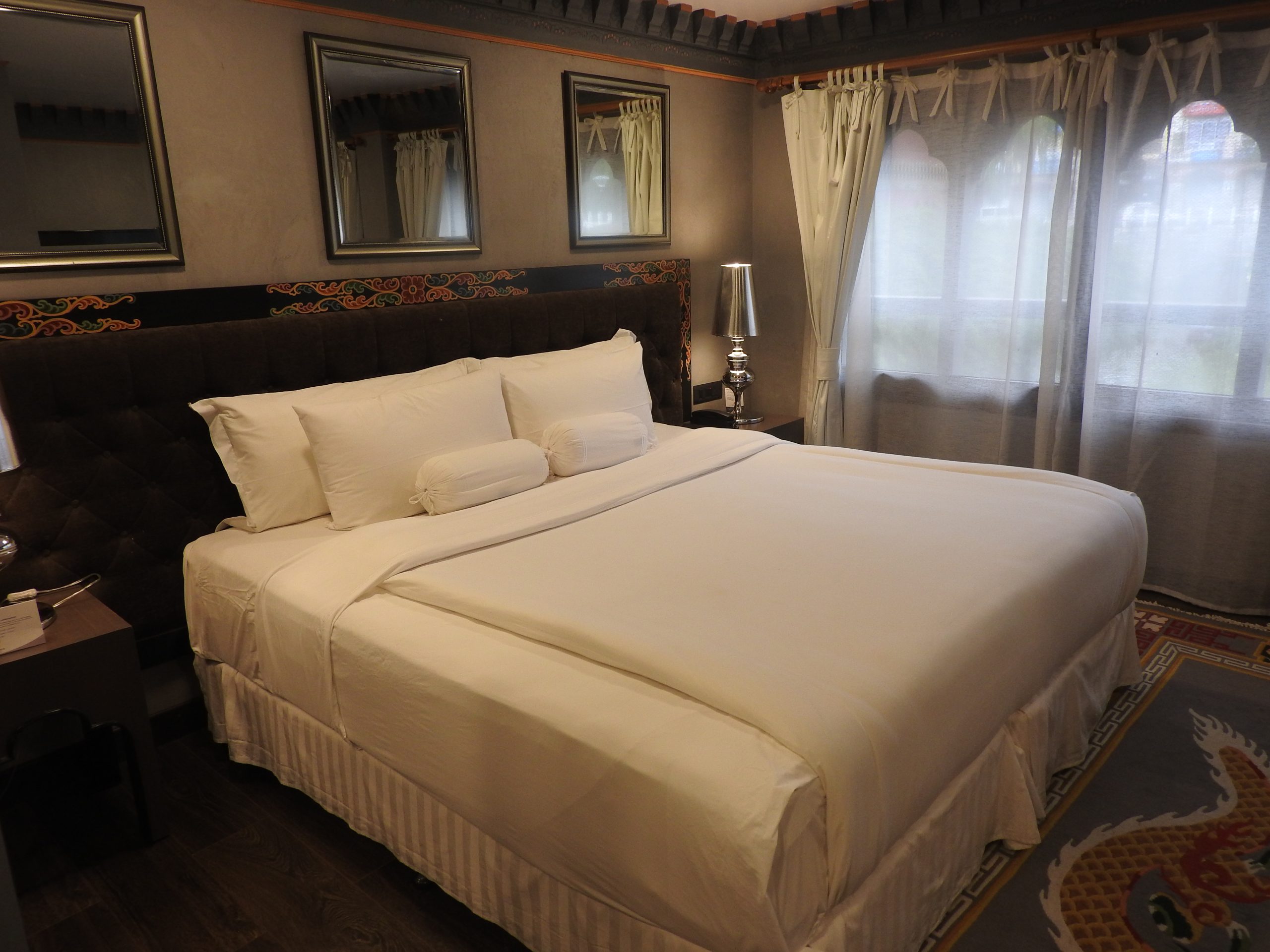 grey deluxe room